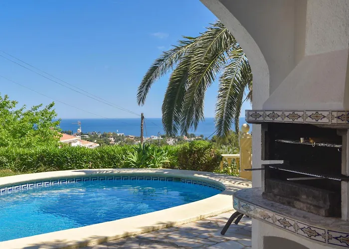 Lau فيلة دينايا